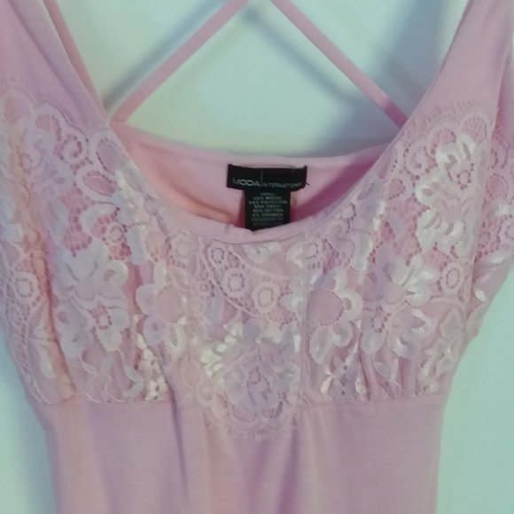 Moda International pink tank top with shelf bra and lace detail size medium - Picture 4 of 4